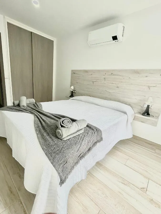 Appartamento Island Suites Arona